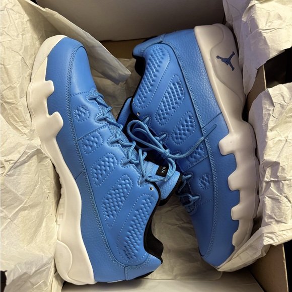 Brand New Air Jordan 9 Retro Low- Pantone - Picture 3 of 17